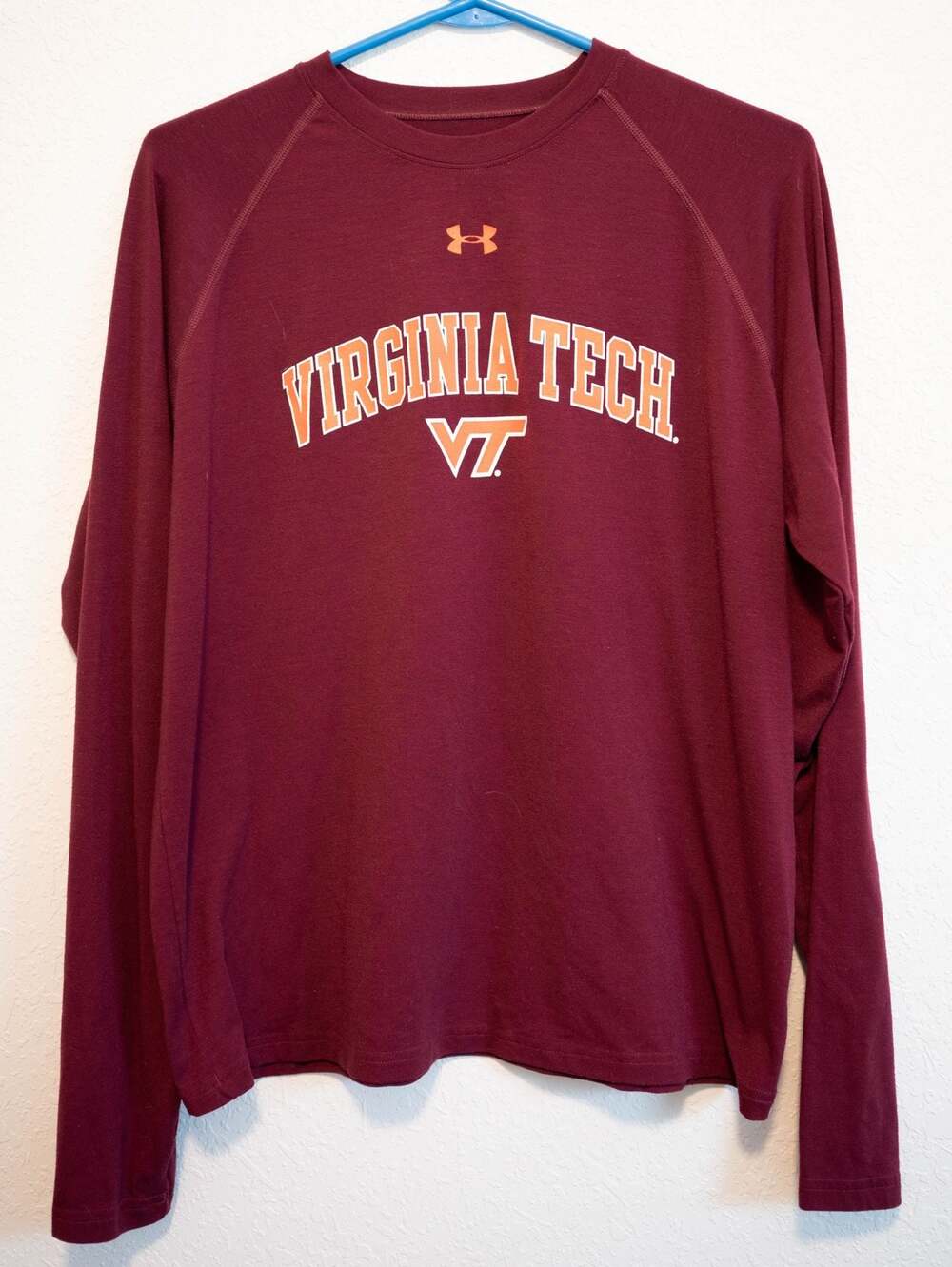 Under Armour Virginia Tech Hokies Men's Performance Long Sleeve T-Shirt Maroon